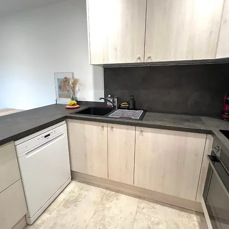 Les Pins - 4 People - Swimming Pool דירה