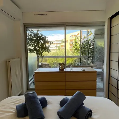 Apartment Les Pins - 4 People - Swimming Pool Juan-les-Pins